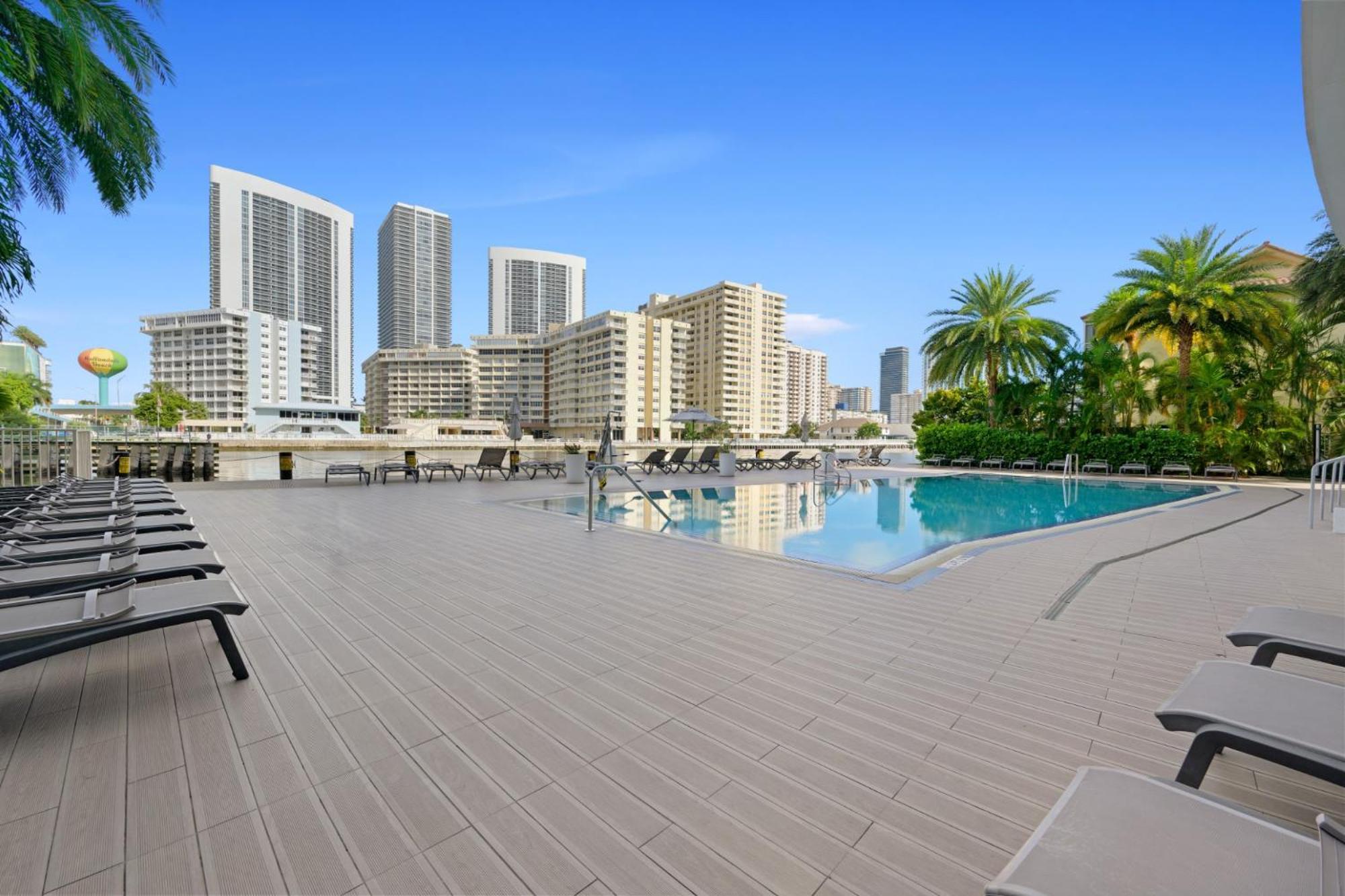 Hallandale Sky Water View Hallandale Beach Dış mekan fotoğraf